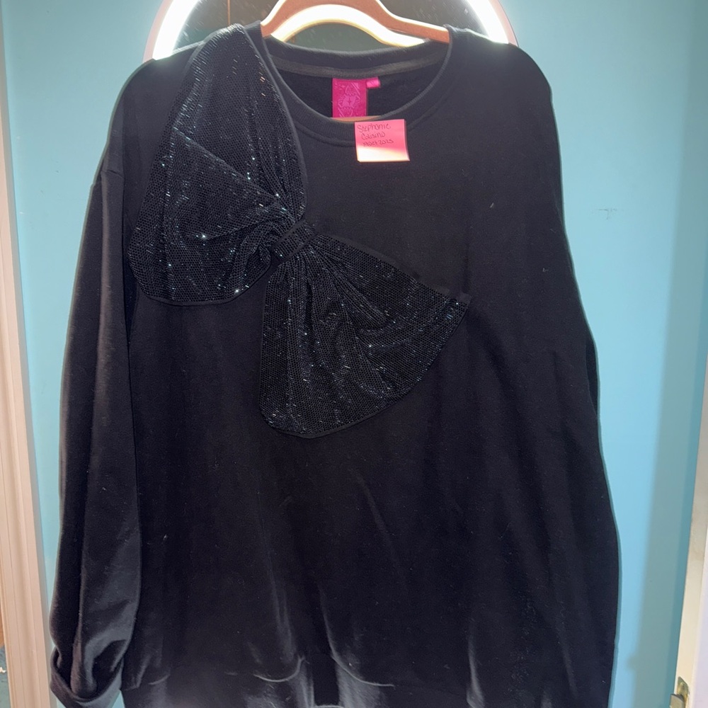 Queen of Sparkles Black Sweatshirt with Sequin Bow XL BNWOT